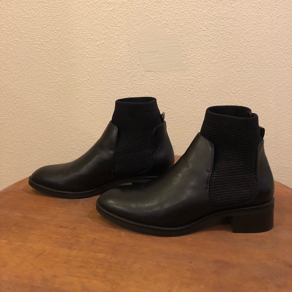 ZARA FLAT SOCKS ANKLE BOOTS